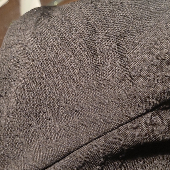 3/4 sleeve little  black dress with design - Picture 8 of 9